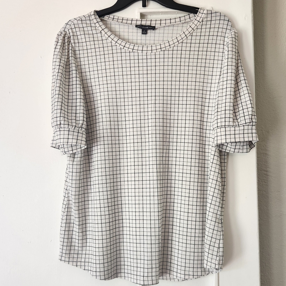 Womens White & Black Blouse